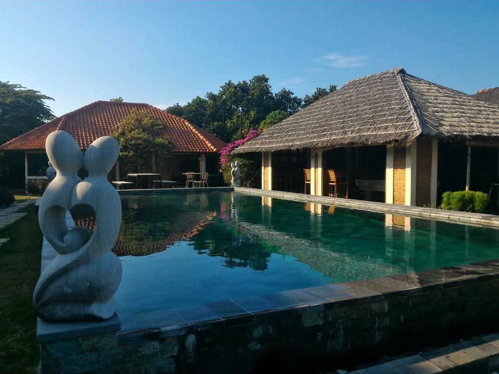 Jepara Marina Beach Bungalows Exterior photo